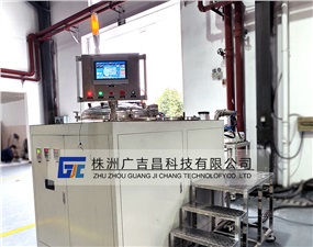 廣吉昌科技新型實(shí)驗(yàn)用石墨化爐設(shè)備裝車(chē)發(fā)貨